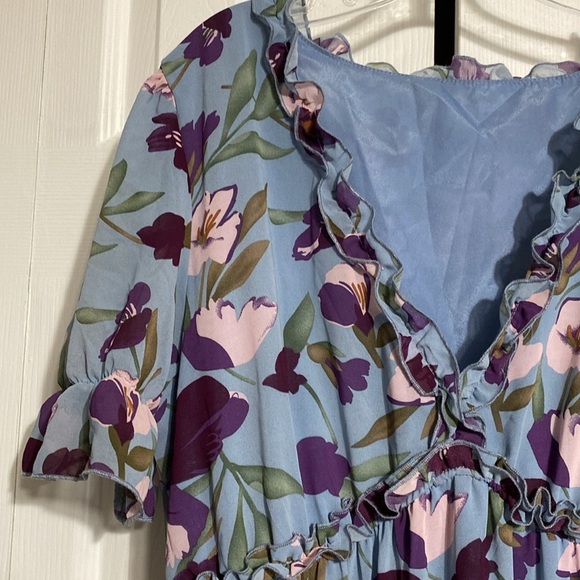 Light Blue lined floral dress Size LARGE - Picture 5 of 12
